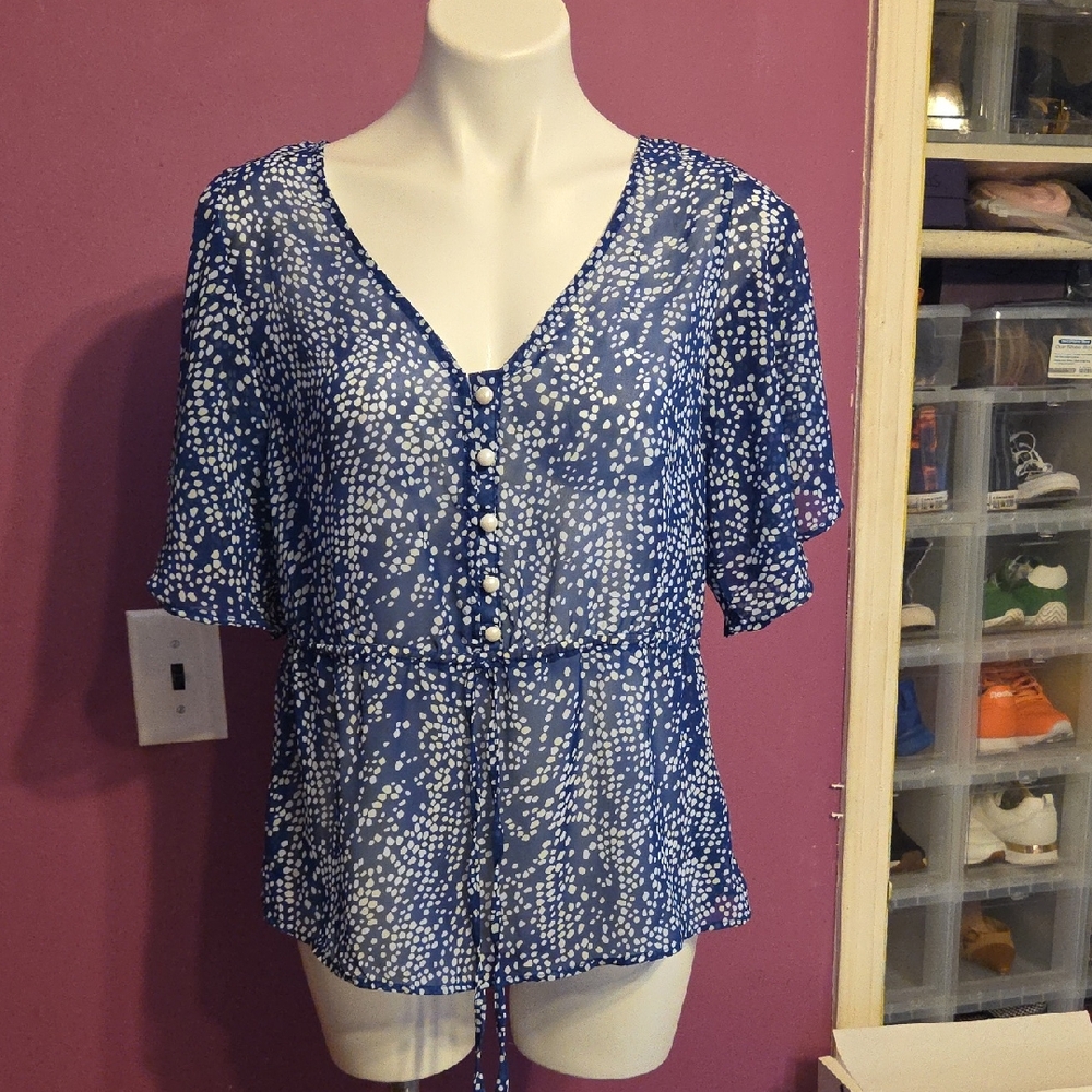 Forever 21 Navy and White Button-Front Blouse